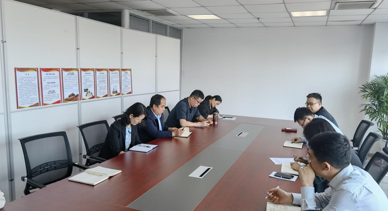 灃京公司組織召開(kāi)《信訪工作條例》專(zhuān)題學(xué)習(xí)會(huì)議-1.png